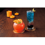 左：（アルコール）ハロウィーン・カーニバル・ハイボール～ブラッドオレンジ～　右：ハロウィーン・カクテル～ミックスベリー～