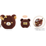 「リラックマ×チョコパイ」コラボ商品 ぬいぐるみポーチ（C）2023 SAN-X CO., LTD. ALL RIGHTS RESERVED.