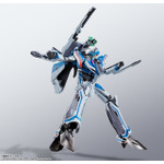 「DX超合金 VF-31J スーパージークフリード（ハヤテ・インメルマン機）リバイバルVer.」33,000円（税込）（C）2015 BIGWEST