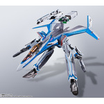 「DX超合金 VF-31J スーパージークフリード（ハヤテ・インメルマン機）リバイバルVer.」33,000円（税込）（C）2015 BIGWEST