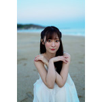 石飛恵里花写真集「どのえりか？」全流通共通（C）donoerika