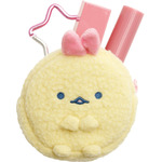 サンエックス「すみっコぐらし ぬいぐるみミニポーチ（夢みるしっぽず・えびてんのしっぽ）」使用例（C）2025 SAN-X CO., LTD. ALL RIGHTS RESERVED.