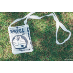 川崎市 藤子・F・不二雄ミュージアムにて「Brigitte Tanaka」コラボアイテムを発売。「SAC COUVERTURE MANGA DORAEMON（サコッシュ）」（C）Fujiko-Pro
