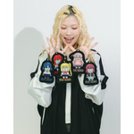 BOCCHI THE ROCK! × CONVERSE TOKYO【HUMAN ROBOT】EMBROIDERY POACH CHARM　モデル：青山吉能（C）はまじあき／芳文社・アニプレックス
