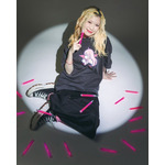 BOCCHI THE ROCK! × CONVERSE TOKYO【美好よしみ】GRAPHIC TEE　モデル：青山吉能（C）はまじあき／芳文社・アニプレックス