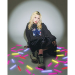 BOCCHI THE ROCK! × CONVERSE TOKYO【美好よしみ】「結束バンド」GRAPHIC LONGSLEEVE TEE　モデル：青山吉能（C）はまじあき／芳文社・アニプレックス