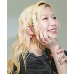 BOCCHI THE ROCK! × CONVERSE TOKYO【JISS】「結束バンド」STAR★ RING、【JISS】「結束バンド」STAR★ EAR CUFF　モデル：青山吉能（C）はまじあき／芳文社・アニプレックス