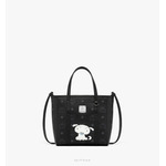 MCM×クレヨンしんちゃん「Toni トップジップショッパーバッグ」（C）Ｕ／Ｆ・Ｓ・Ａ・Ａ