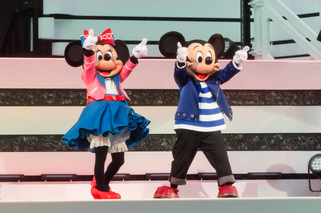 終演する「ビッグバンドビート」のイベントも開催中！暑さやわらぐレイトサマーの東京ディズニーシーを満喫