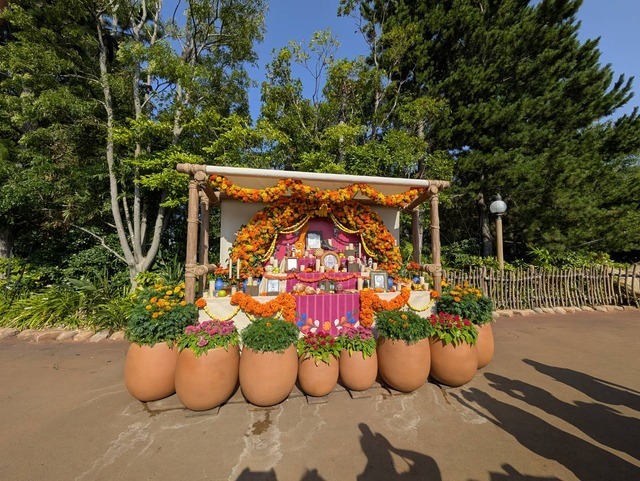 ミゲルも登場！東京ディズニーシー、ディズニー＆ピクサー映画『リメンバー・ミー』の世界がテーマの「ラソス・デ・ラ・ファミリア」初開催！