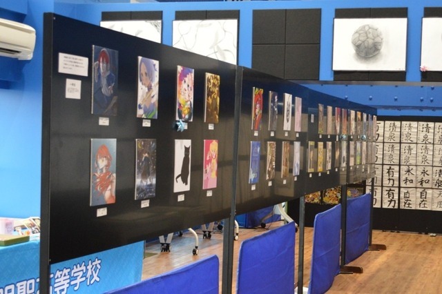 高校生のアート作品展示