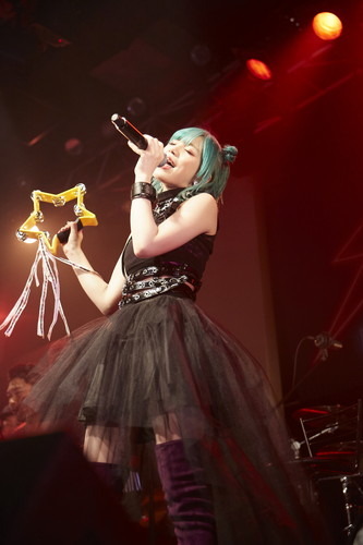 声優・アーティストMachico 初の生バンド演奏によるソロライブ“Machico Live 2019「Symphonic Session」”を開催【レポート】