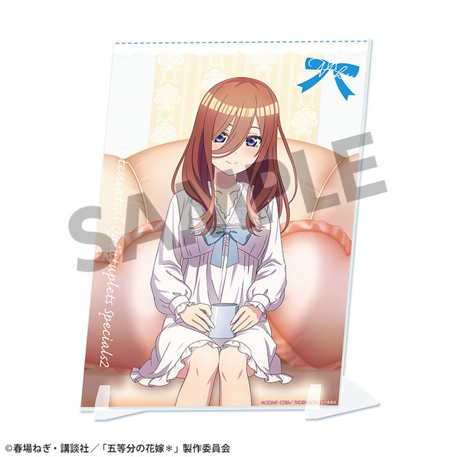 TVスペシャルアニメ『五等分の花嫁＊』描き下ろしビジュアルアクリルプレート 中野三玖 ナイトウェアver.（C）春場ねぎ・講談社／「五等分の花嫁＊」製作委員会