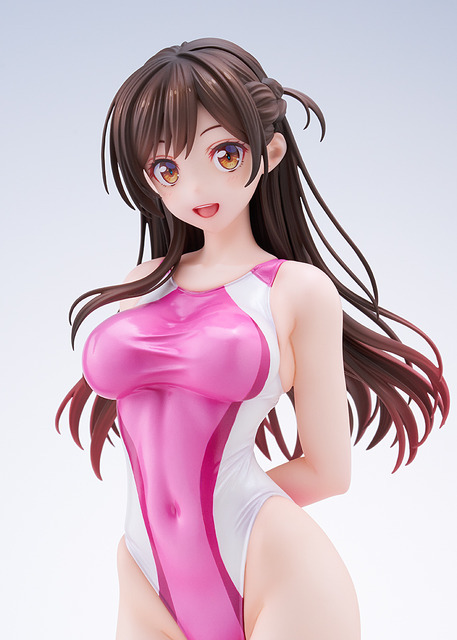 「彼女、お借りします　水原千鶴 競泳水着Ver.【再販】」19,800円（税込）（C）宮島礼吏・講談社／「彼女、お借りします」製作委員会2025