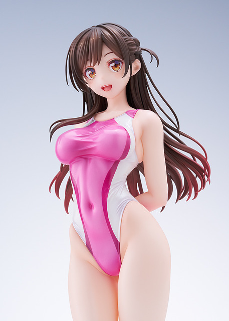 「彼女、お借りします　水原千鶴 競泳水着Ver.【再販】」19,800円（税込）（C）宮島礼吏・講談社／「彼女、お借りします」製作委員会2025