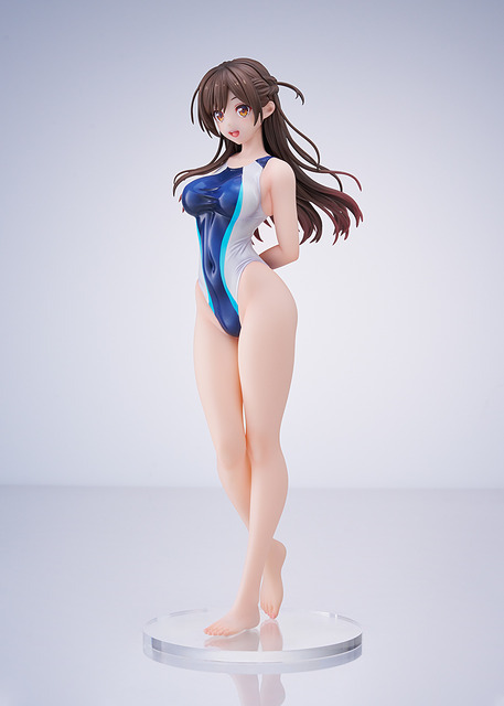 「彼女、お借りします　水原千鶴 水色ラインの競泳水着Ver.」19,800円（税込）（C）宮島礼吏・講談社／「彼女、お借りします」製作委員会2025