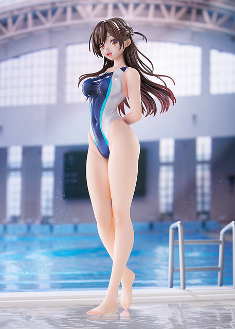「彼女、お借りします　水原千鶴 水色ラインの競泳水着Ver.」19,800円（税込）（C）宮島礼吏・講談社／「彼女、お借りします」製作委員会2025