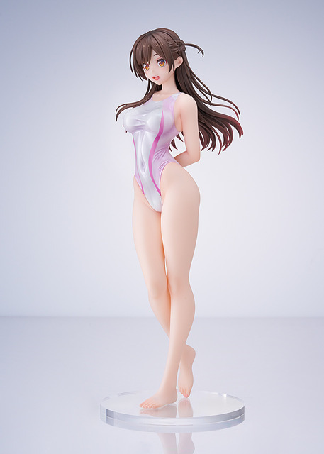 「彼女、お借りします　水原千鶴 桃色ラインの競泳水着Ver.」19,800円（税込）（C）宮島礼吏・講談社／「彼女、お借りします」製作委員会2025