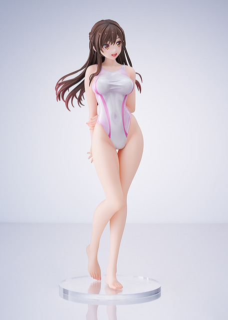 「彼女、お借りします　水原千鶴 桃色ラインの競泳水着Ver.」19,800円（税込）（C）宮島礼吏・講談社／「彼女、お借りします」製作委員会2025