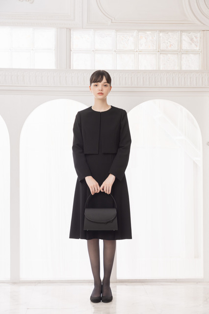 「“KURO ZUKIN”　Cape Black Formal (cape ＋jacket ＋one piece)」ジャケット＋ワンピース