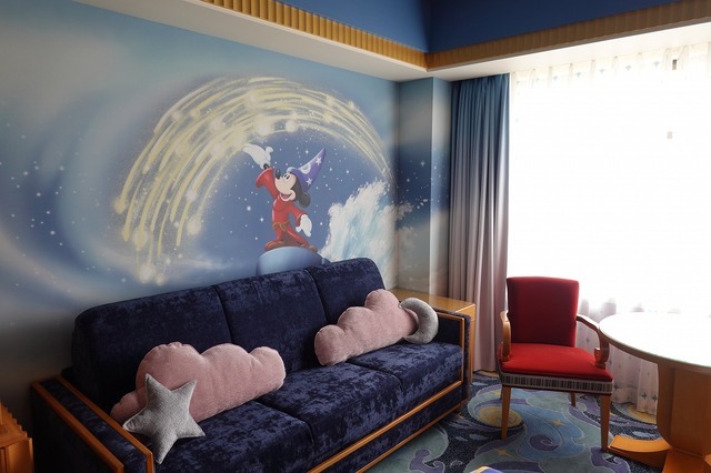 ディズニーホテルに新客室誕生！「ミッキーマウスルーム（魔法使いの弟子）」潜入