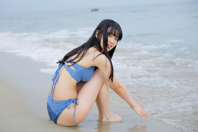 大西亜玖璃 写真集『LONG VACATION』先行カット