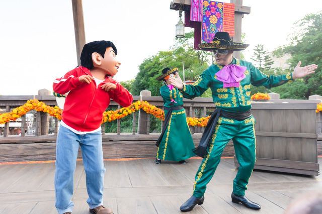 ハロウィン本番！超人気パレード＆アトモス、楽しい全身仮装で盛り上がる秋の東京ディズニーリゾート