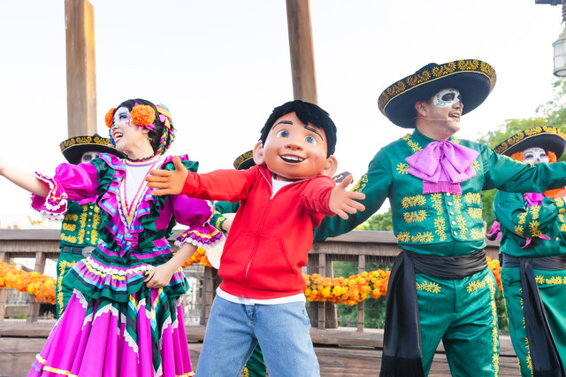 ハロウィン本番！超人気パレード＆アトモス、楽しい全身仮装で盛り上がる秋の東京ディズニーリゾート