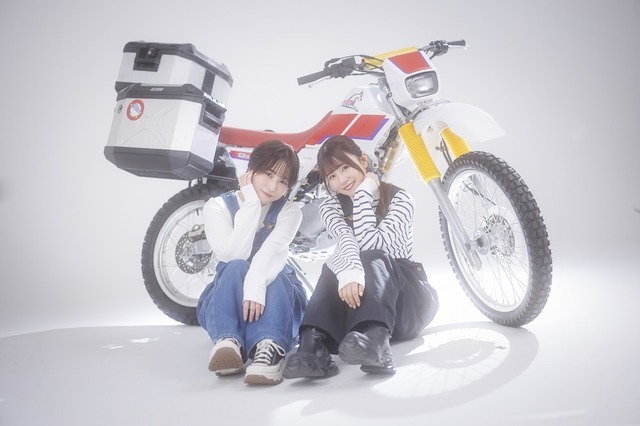 TVアニメ『終末ツーリング』キャスト写真（C）2025 さいとー栄/KADOKAWA/「終末ツーリング」製作委員会