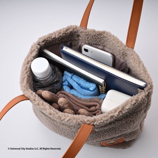 「＜ミニオンズ＞ カフェ・ド・クリ エ ハッピーバッグ」4,980 円（税込）（C）Universal City Studios LLC. All Righets Reserved.