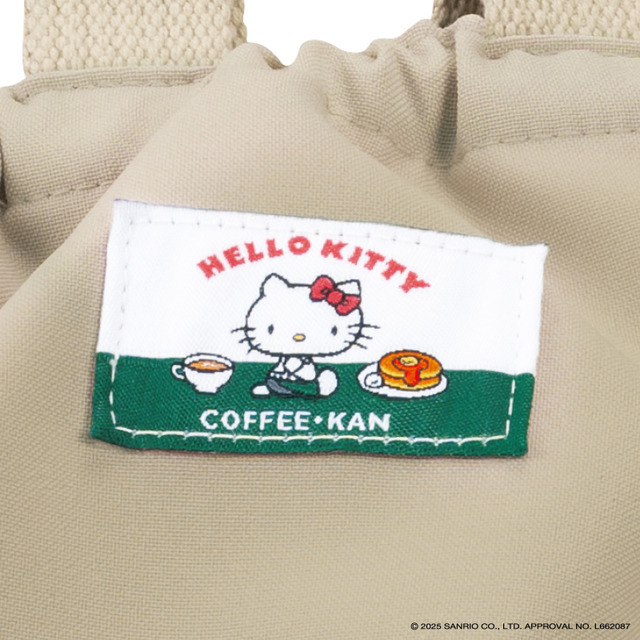 ハローキティのタグが映える、異素材ミックスのボア巾着バッグ