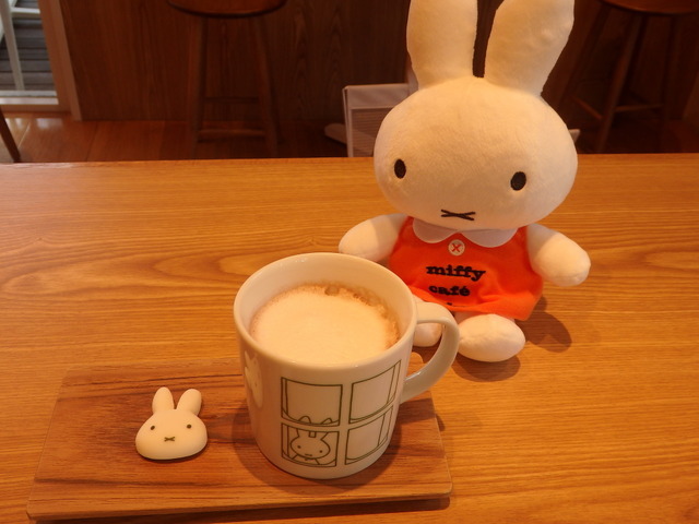 マシュマロミッフィーとホットココア