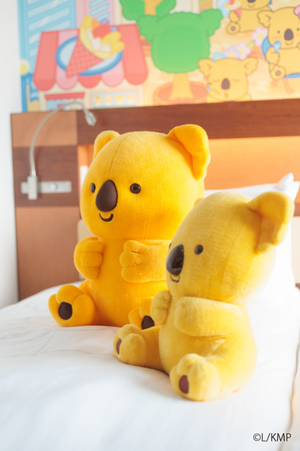 コアラのマーチぬいぐるみ（左：ビッグサイズもご用意しております）