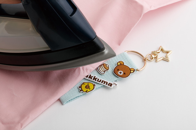 サンエックス「ワッペンシリーズ」タグキーホルダー　使用イメージ（C）2025 SAN-X CO., LTD. ALL RIGHTS RESERVED.