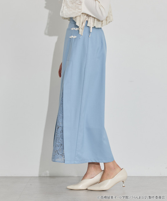 TVアニメ『らんま1/2』× earth music＆ecology Japan Label「チャイナスカート」ライトブルー　着用イメージ（C）高橋留美子・小学館/「らんま1/2」製作委員会
