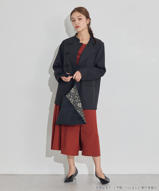 TVアニメ『らんま1/2』× earth music＆ecology Japan Label「チャイナワンピース」ボルドー　着用イメージ（C）高橋留美子・小学館/「らんま1/2」製作委員会