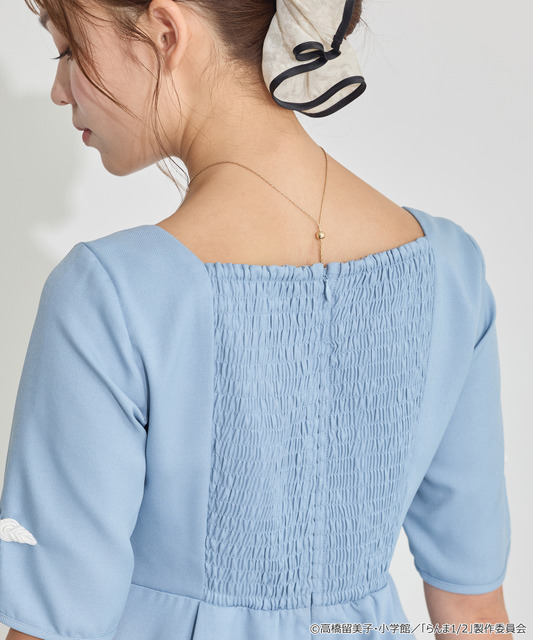 TVアニメ『らんま1/2』× earth music＆ecology Japan Label「チャイナワンピース」ライトブルー　着用イメージ（C）高橋留美子・小学館/「らんま1/2」製作委員会