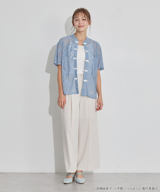 TVアニメ『らんま1/2』× earth music＆ecology Japan Label「チャイナレースシャツ」ライトブルー　着用イメージ（C）高橋留美子・小学館/「らんま1/2」製作委員会