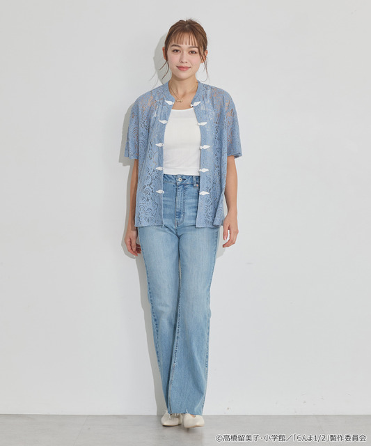 TVアニメ『らんま1/2』× earth music＆ecology Japan Label「チャイナレースシャツ」ライトブルー　着用イメージ（C）高橋留美子・小学館/「らんま1/2」製作委員会