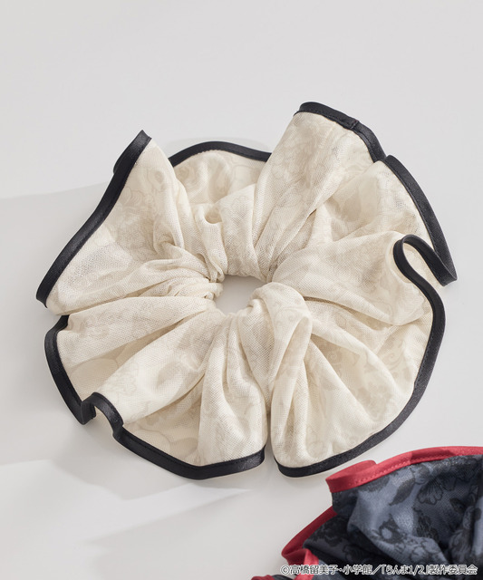 TVアニメ『らんま1/2』× earth music＆ecology Japan Label「ビッグシュシュ」アイボリー（C）高橋留美子・小学館/「らんま1/2」製作委員会