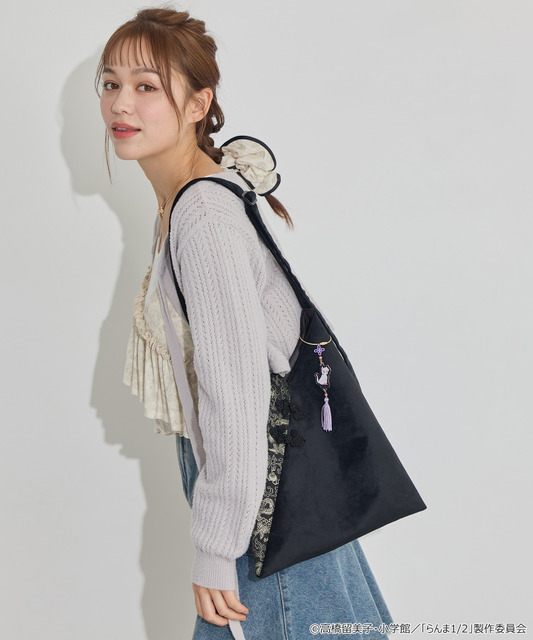 TVアニメ『らんま1/2』× earth music＆ecology Japan Label「バッグチャーム」使用イメージ（C）高橋留美子・小学館/「らんま1/2」製作委員会