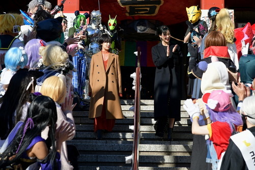高畑充希と菜々緒がコスプレの聖地・名古屋で大ヒット祈願！『ヲタクに恋は難しい』大ヒット決起会を実施
