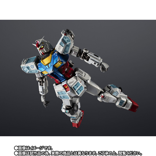 「超合金 RX-78F00/E ガンダム [Re：PACKAGE]」33,000円（税込）