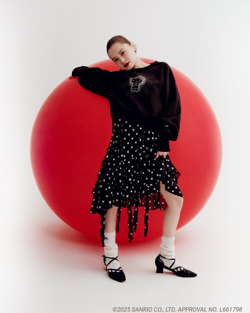 HELLO KITTYクリスタルスウェット