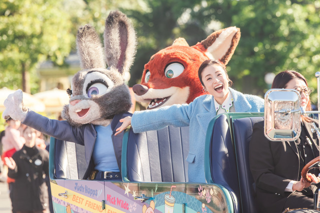 上戸彩がジュディ＆ニックとサプライズ登場！東京ディズニーランドでスペシャルグリーティング開催