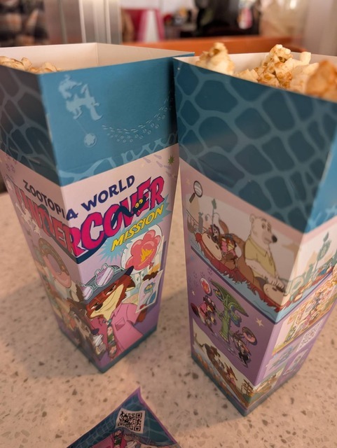 上戸彩がジュディ＆ニックとサプライズ登場！東京ディズニーランドでスペシャルグリーティング開催