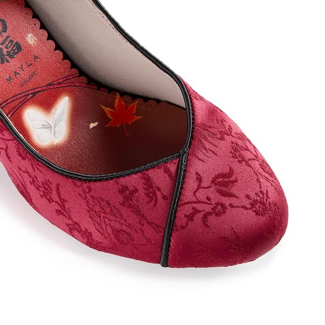 「天官賜福 貮 アイコニック シューズ オブジェ パンプス」花城モデル