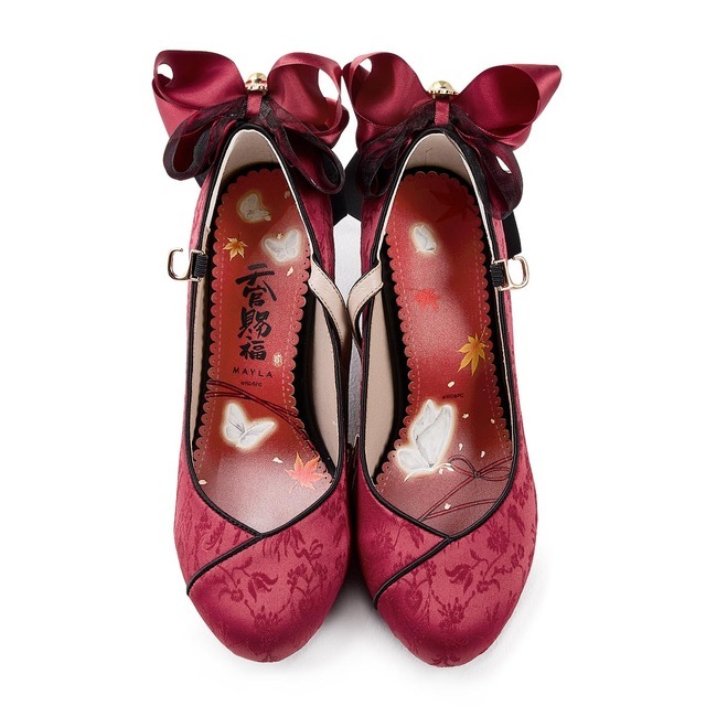 「天官賜福 貮 アイコニック シューズ オブジェ パンプス」花城モデル