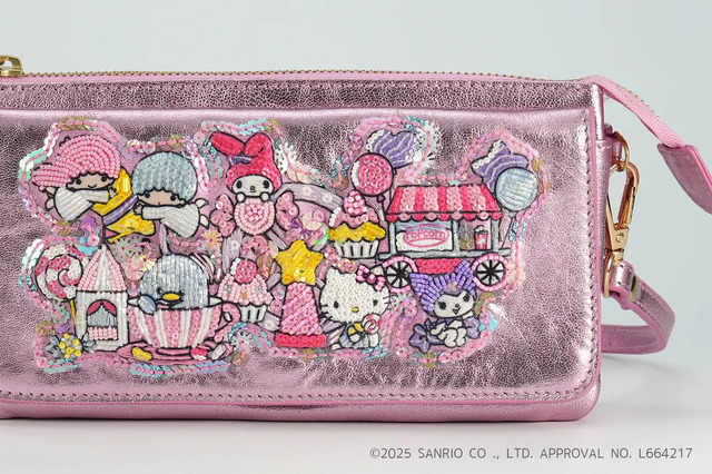 “Sanrio characters Carnival Dream” metallic pink / ¥31,900(税込)