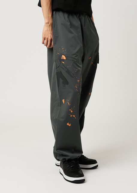 アニメ『チェンソーマン』×グラニフ「チェンソーマンとサムライソード｜カーゴパンツ」